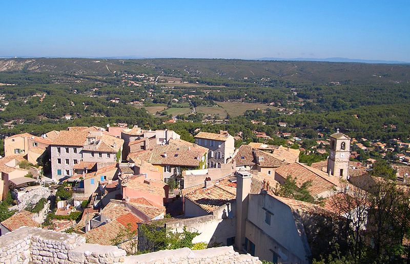 Vue générale du village de Ventabren (Bouches-du-Rhône)